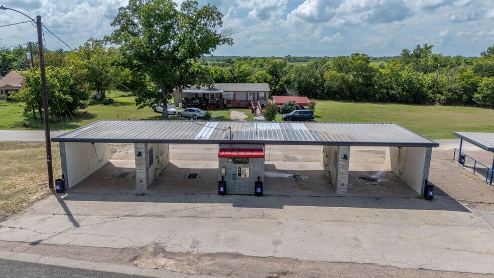 More Photos Of 617 N Ellis St, Groesbeck Carwash For Sale