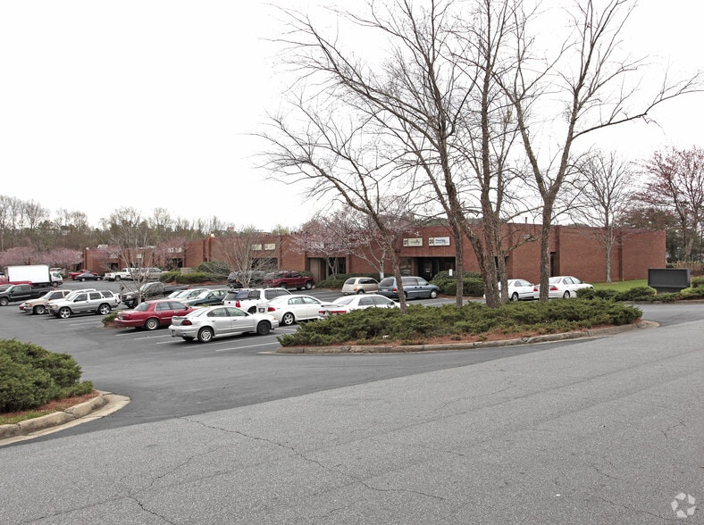 More Photos Of 1710 Cumberland Point Dr SE, Marietta Light Distribution For Lease