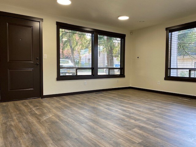 More Photos Of 30300 SW Parkway Ave, Wilsonville Medical For Lease