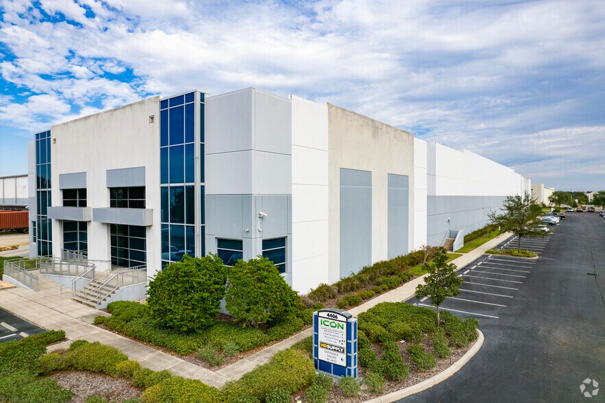 More Photos Of 4406 Madison Industrial Ln, Tampa Distribution For Lease