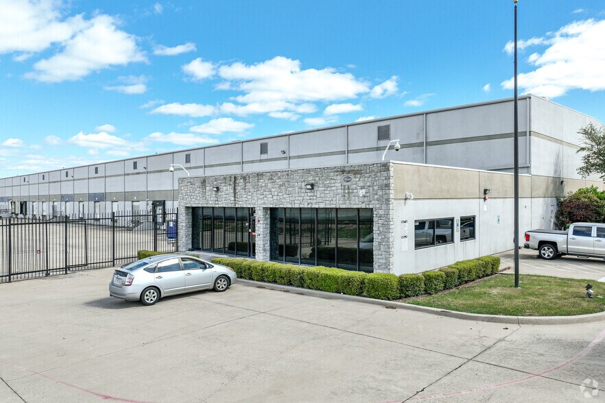 Primary Photo Of 6601 Will Rogers Blvd, Fort Worth Warehouse For Sale