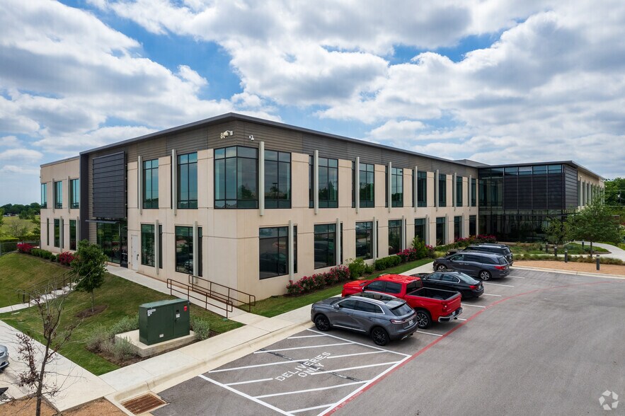 More Photos Of 801 E Old Settlers Blvd, Round Rock Office For Lease