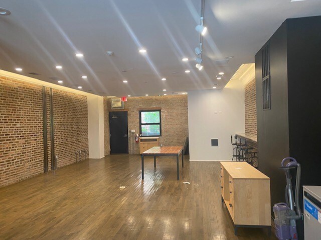 More Photos Of 193 N Marion St, Oak Park Storefront Retail Office For Lease
