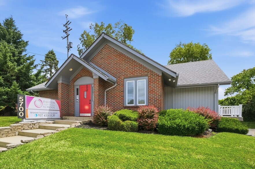 More Photos Of 5700 Far Hills Ave, Dayton Office For Sale