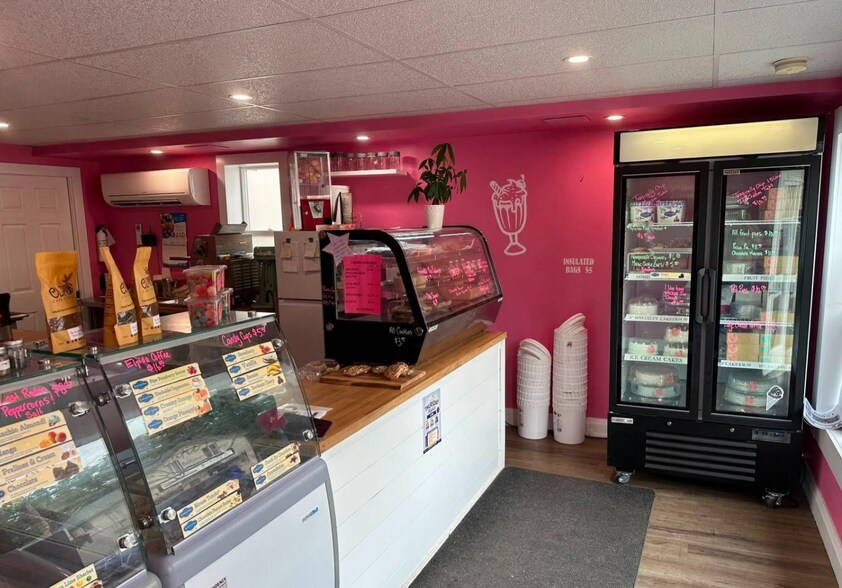 More Photos Of 116-118 High St, Sutton West Storefront For Lease