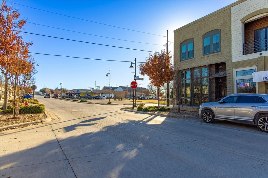 More Photos Of 1006 Halsell St, Bridgeport Flex For Sale