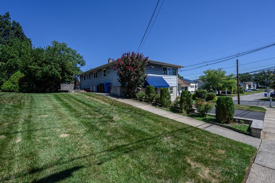 More Photos Of 373 Ford Ave, Fords Medical For Sale