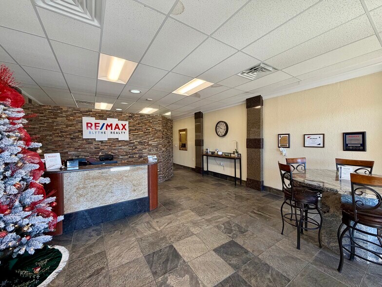 More Photos Of 213 W Hobsonway, Blythe Office Residential For Sale