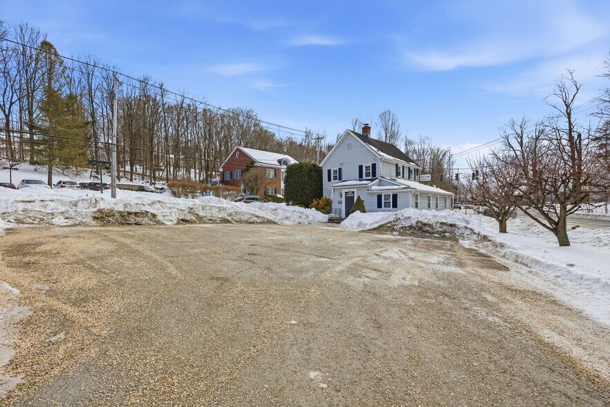 More Photos Of 376 Us-202, Somers Township Office For Sale