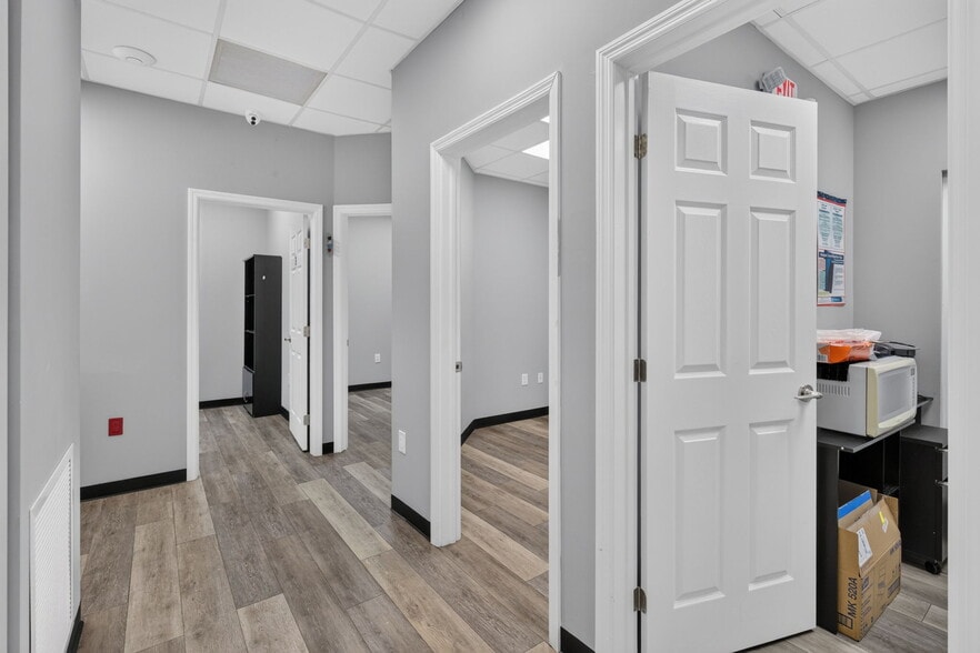 More Photos Of 8080 Pasadena Blvd, Pembroke Pines Office For Lease