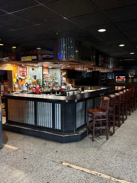 More Photos Of 12401 US Highway 301, Dade City Bar For Sale