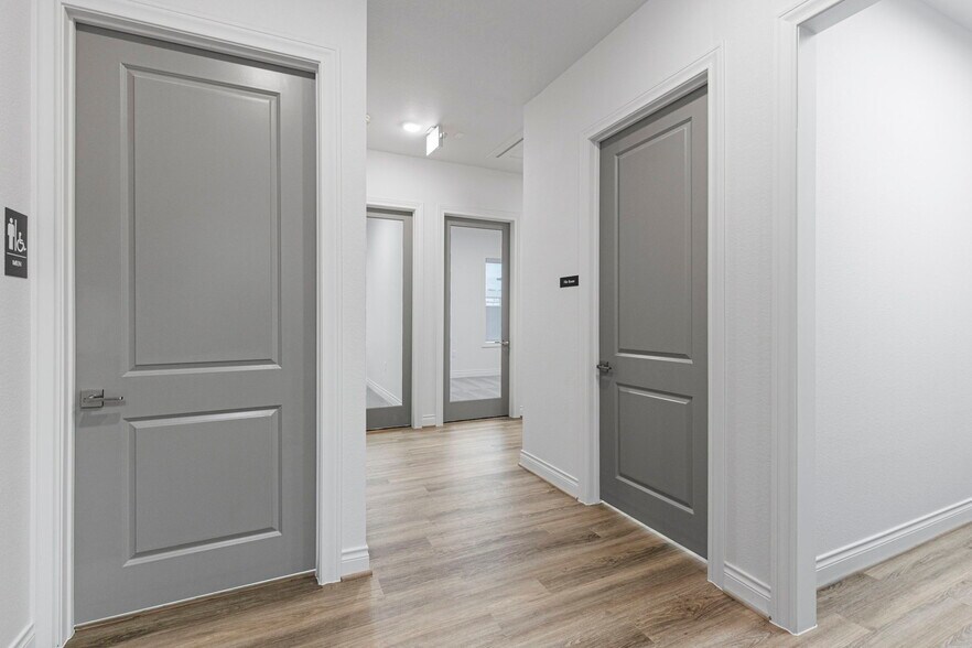 More Photos Of 7630 Dowdell Rd, Spring Office For Sale