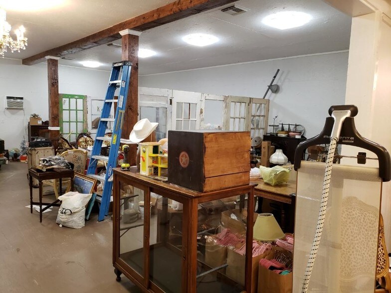 More Photos Of 1255 W Highway 6, Alvin Freestanding For Sale