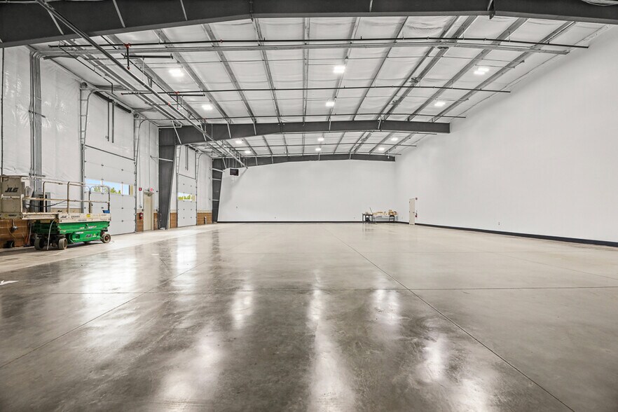 More Photos Of 2844 Westway Drive, Brunswick Warehouse For Lease