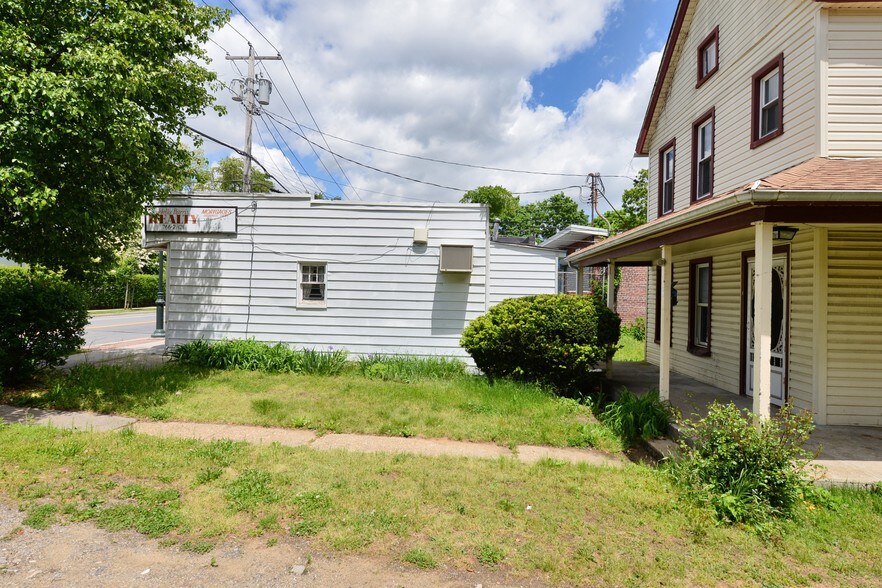 More Photos Of 1025 Woodfield Rd, West Hempstead Land For Sale