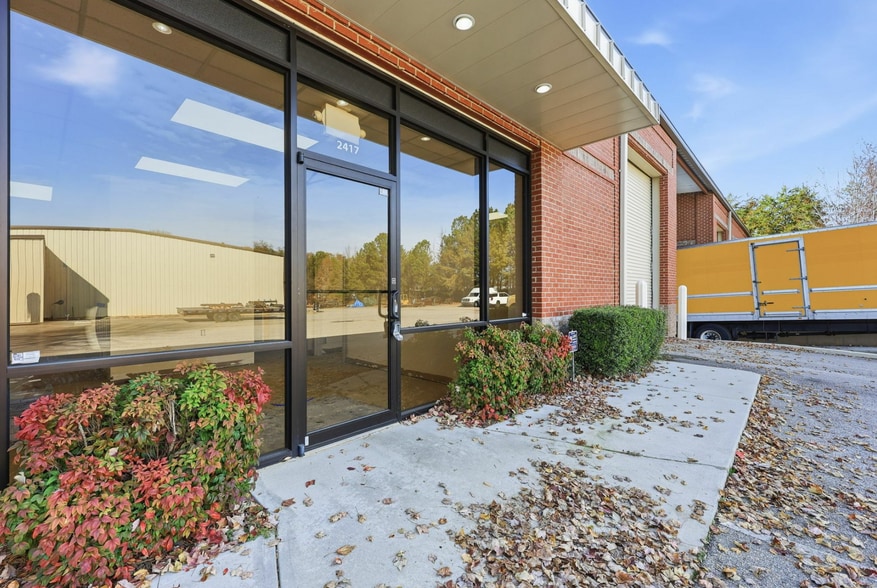 More Photos Of 2417 Hilton Way, Gainesville Warehouse For Lease