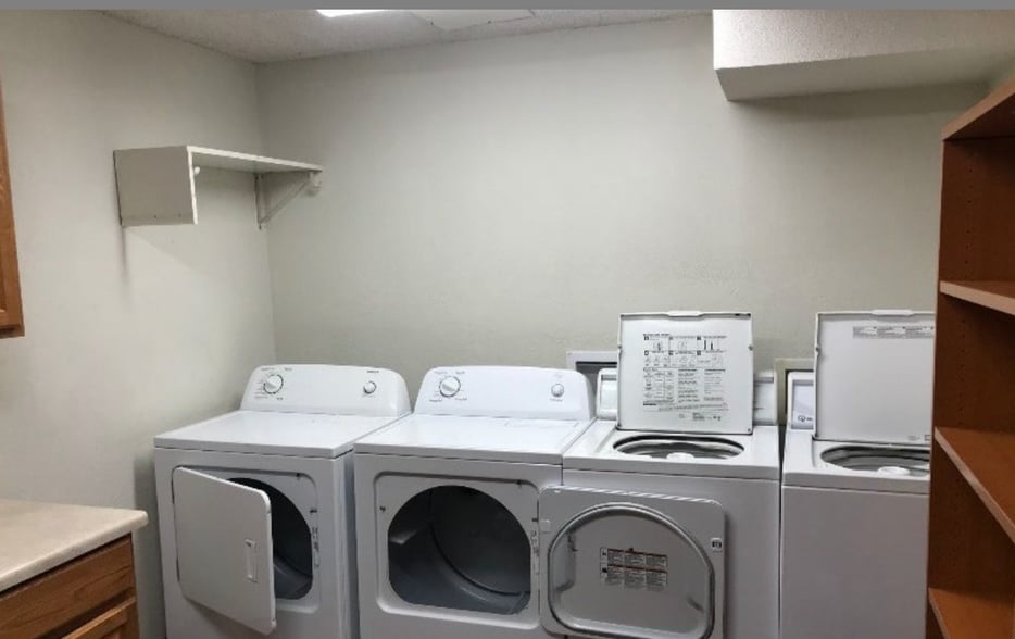 More Photos Of 502 N Silverbell Rd, Tucson Rehabilitation Center For Sale