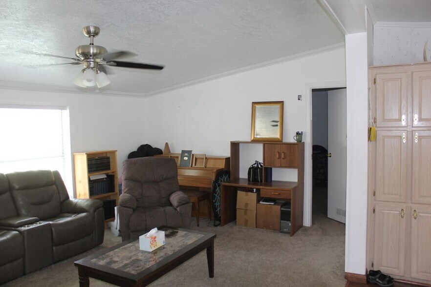 More Photos Of 339 S Highway 89, Circleville Hotel For Sale