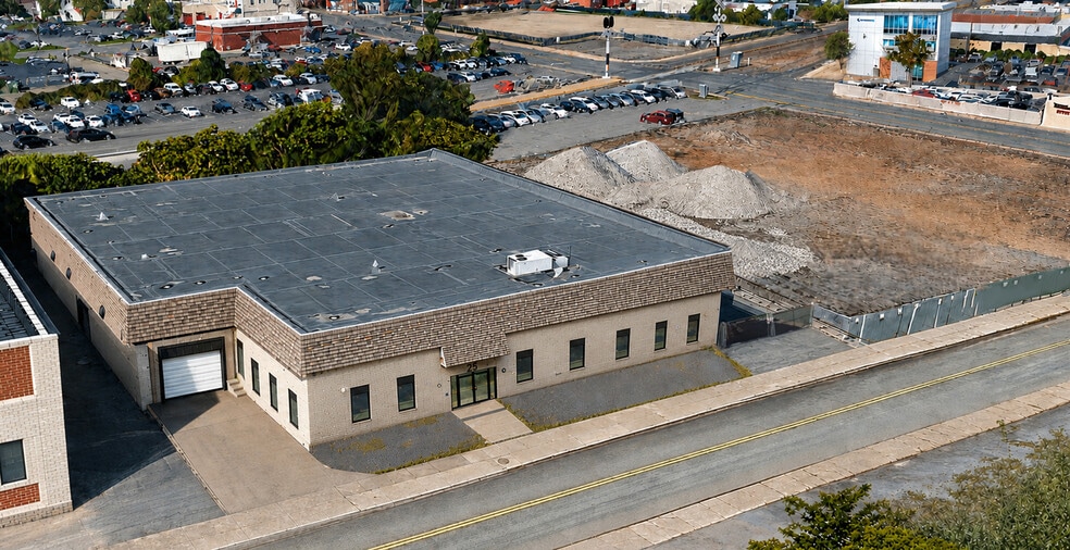 More Photos Of 25 Green St, Hackensack Warehouse For Lease