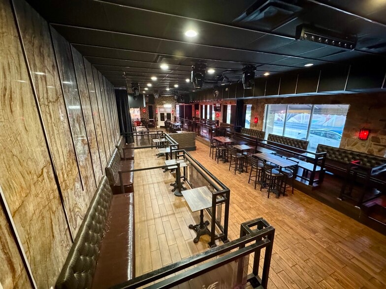 More Photos Of 2000 Harrison St, Hollywood Unknown For Lease