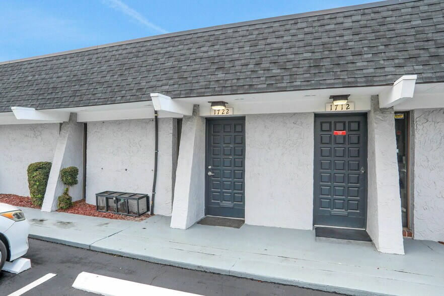 More Photos Of 1712-1736 University Blvd S, Jacksonville Medical For Sale