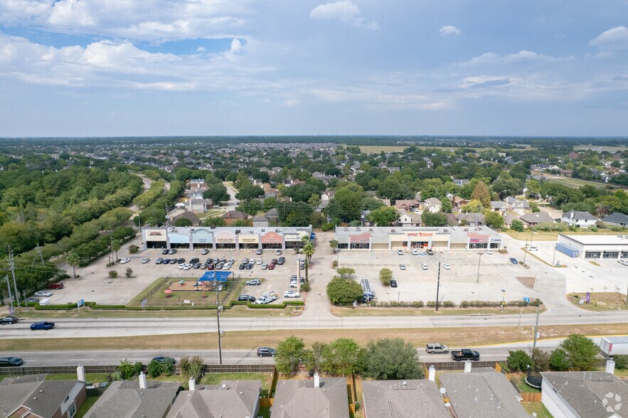 More Photos Of 2200 Spears Rd, Houston Unknown For Lease