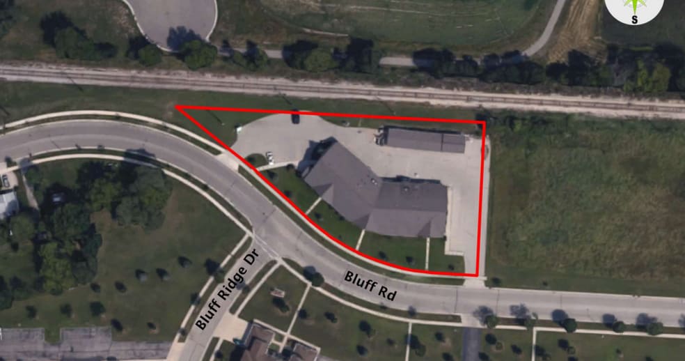 More Photos Of 1202-1208 E Bluff Rd, Whitewater Freestanding For Lease