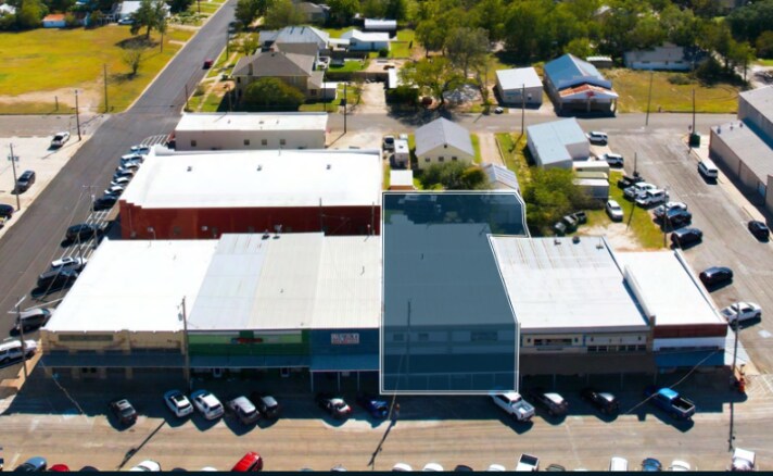 More Photos Of 608 E Leon St, Gatesville Office For Sale