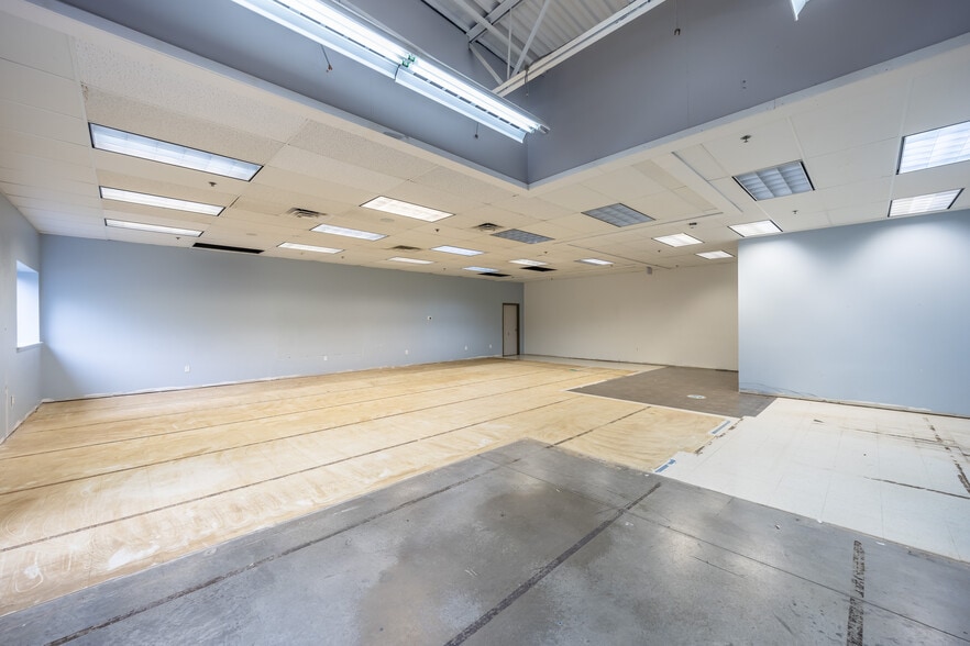 More Photos Of 1290 Blossom Dr, Victor Medical For Lease