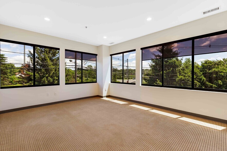 More Photos Of 230 North St, Danvers Medical For Lease