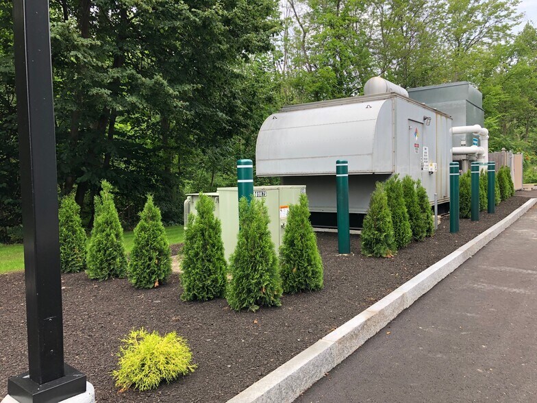 More Photos Of 4 Northeastern Blvd, Salem Office For Lease