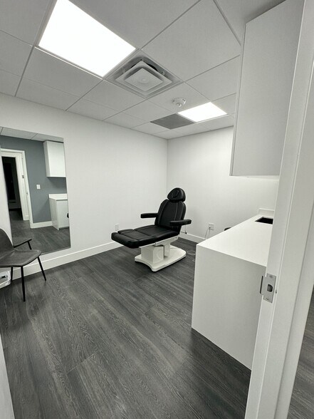 More Photos Of 2662 Hollywood Blvd, Hollywood Medical For Lease
