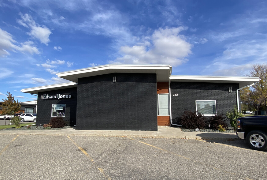 Primary Photo Of 2201 University Dr N, Fargo Office For Lease