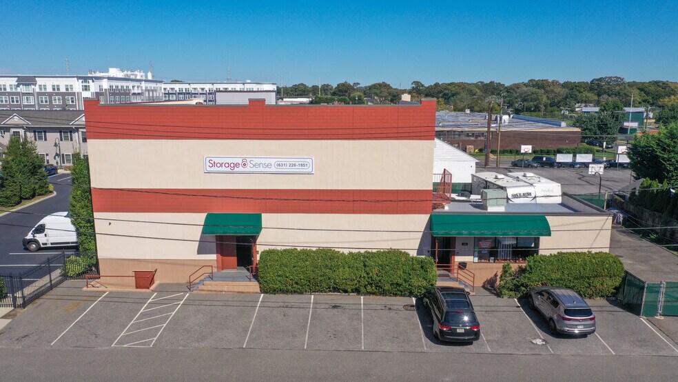 Primary Photo Of 180 S Travis St, Lindenhurst Self Storage For Sale