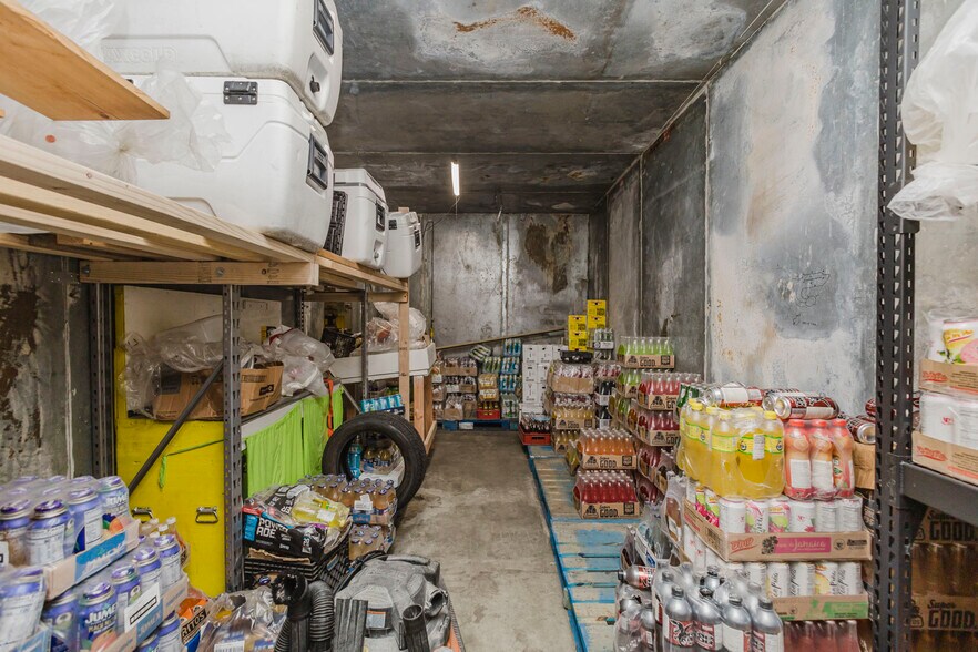 More Photos Of 925 E 19th St, Wichita Warehouse For Sale