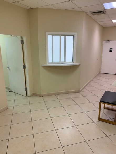 More Photos Of 5333 N Dixie Hwy, Oakland Park Medical For Lease