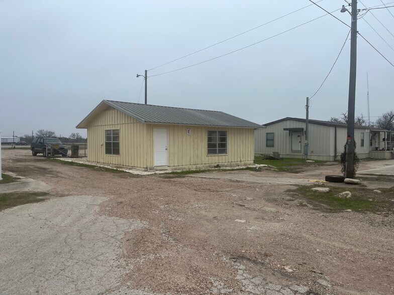 More Photos Of 1885 FM 448, Giddings Warehouse For Lease