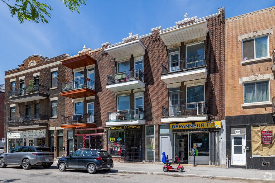 More Photos Of 3219 Rue Ontario E E, Montréal Storefront Retail Residential For Sale