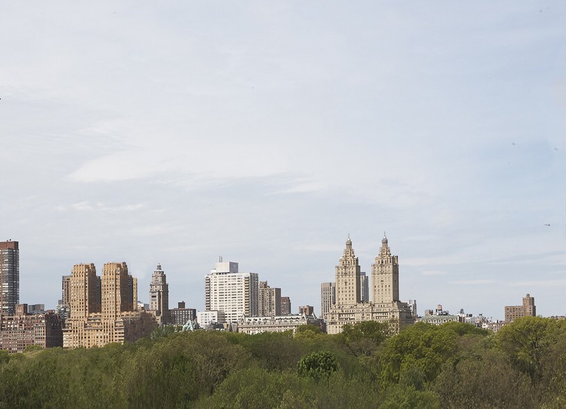More Photos Of 12 E 79th St, New York Schools For Sale