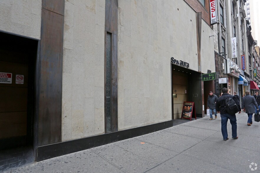 More Photos Of 49 W 33rd St, New York Office For Lease