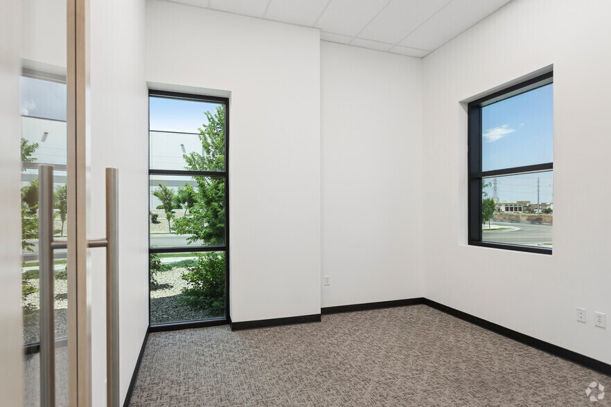 More Photos Of 11400 S Mountain View Cor, South Jordan Distribution For Lease