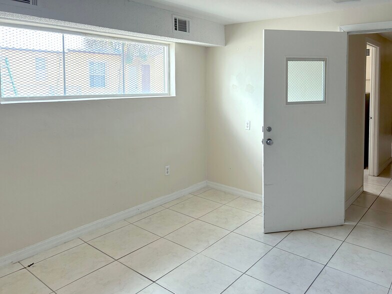 More Photos Of 706 N 7th St, Fort Pierce Office For Lease