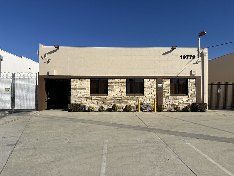 Primary Photo Of 19779 Bahama St, Northridge Warehouse For Lease