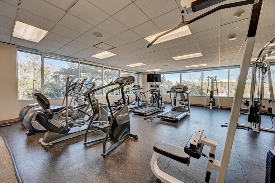 More Photos Of 4171 Essen Ln, Baton Rouge Office For Lease