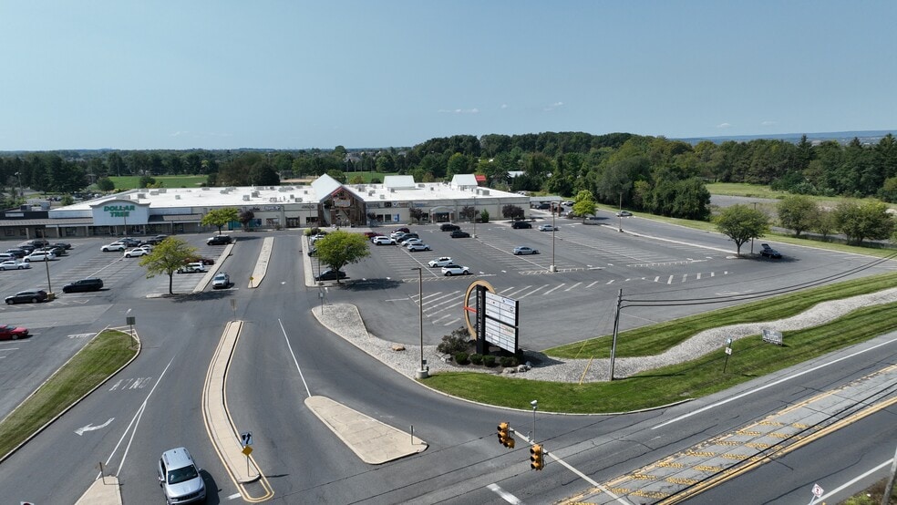 More Photos Of 1800 Sullivan Trl, Easton Storefront For Lease