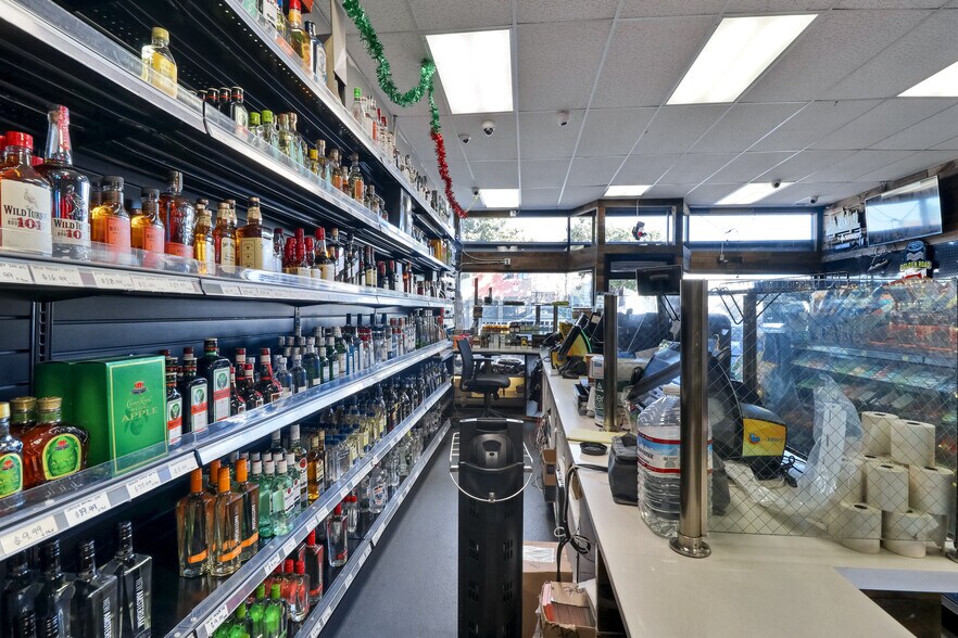 More Photos Of 3715 International Blvd, Oakland Convenience Store For Sale