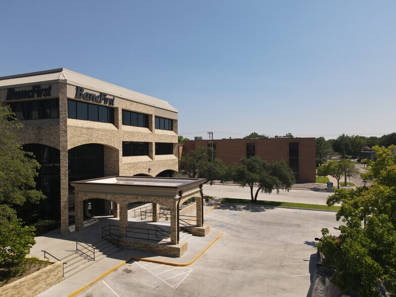 More Photos Of 333 W Main St, Ardmore Medical For Sale