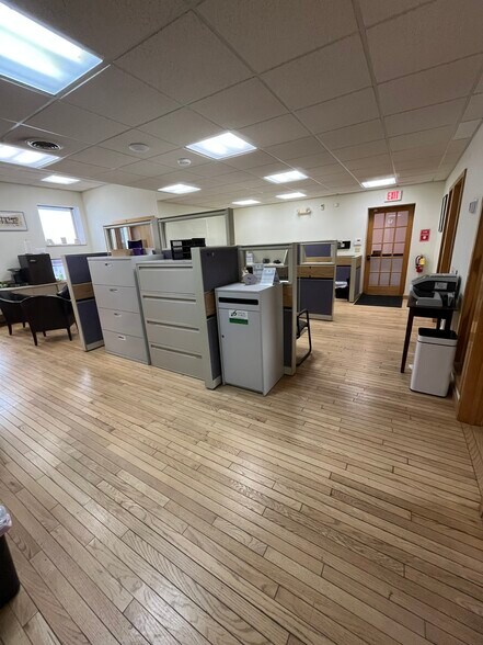 More Photos Of 1153 Flatbush Rd, Kingston Office Residential For Lease