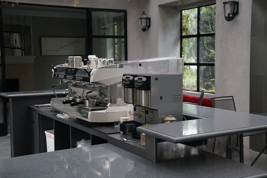 More Photos Of 929 Main St, Saint Helena Restaurant For Sale