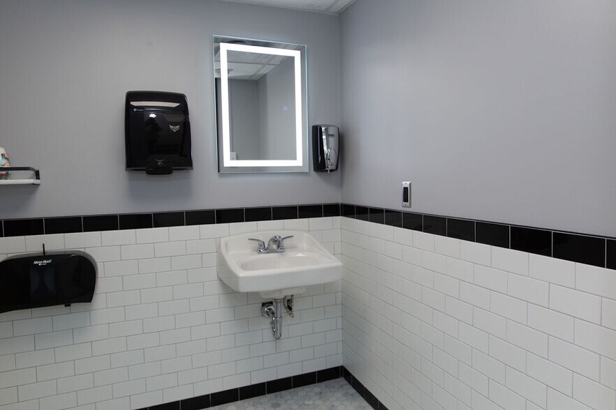 More Photos Of 901-907 West St, Pittsburgh Office Residential For Lease